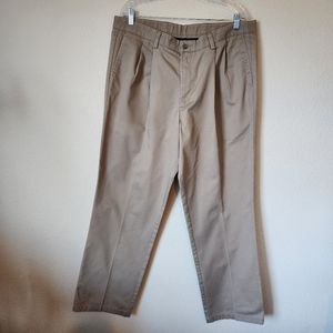 Men's Dockers Individual Fit Khaki, Pleated Front